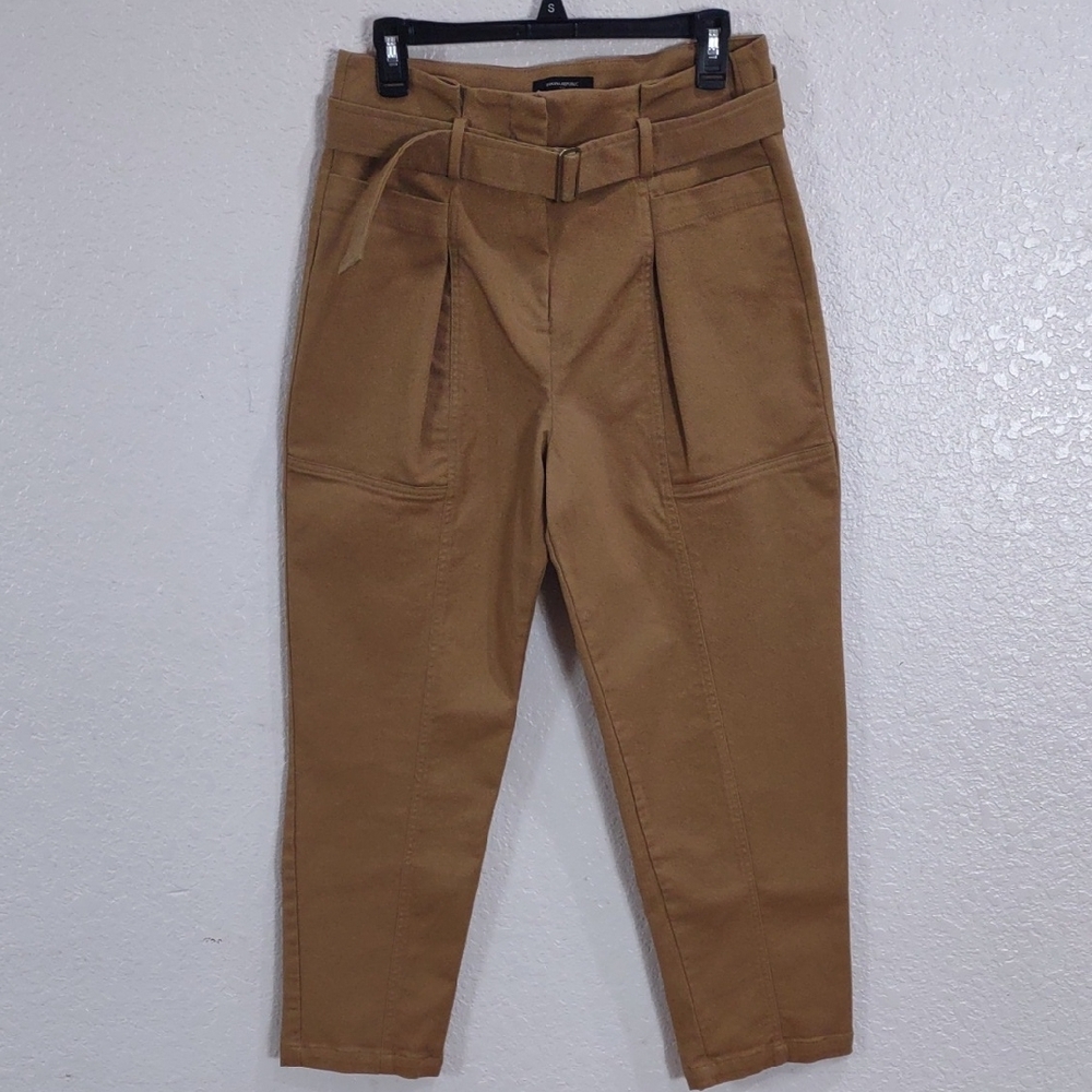 BANANA REPUBLIC Tan High-rise Tapered with Belt, Size 8. - Picture 6 of 17